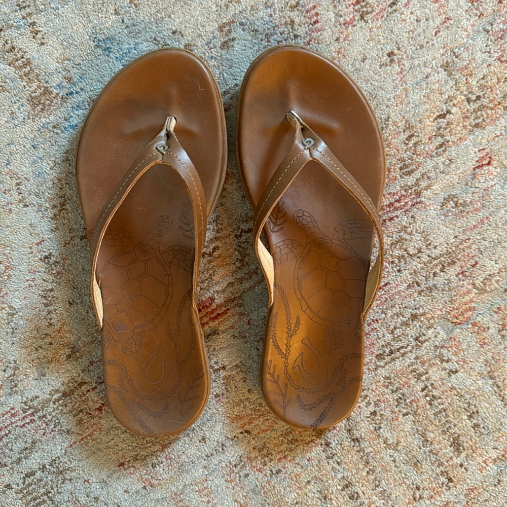 Olukai Flip Flops Size 7